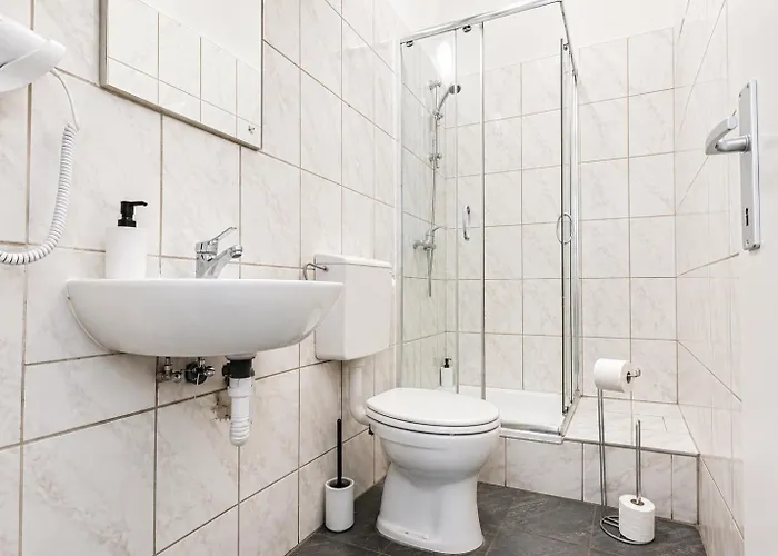Apartment Lovely 2br &1 Lr Prime Location In