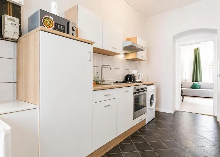 Apartment Lovely 2br &1 Lr Prime Location In