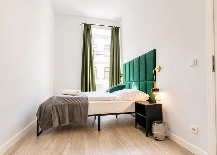 Apartment Lovely 2br &1 Lr Prime Location In Vienna